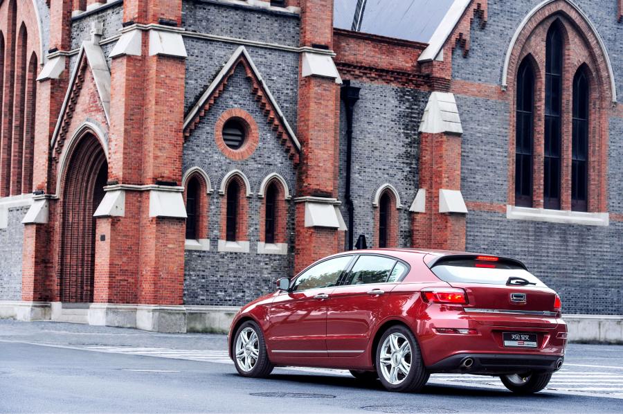  Qoros 3 Hatch 2014 года  (фото 3 из 17)